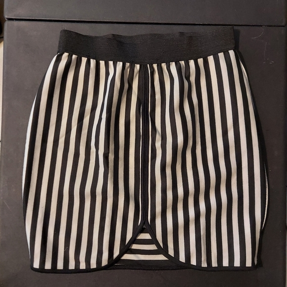 Material Girl midi skirt - Picture 2 of 5